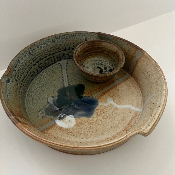 Signed Studio Pottery 10” Chip/Dip Bowl Gene Gandee Blue/Brown Drip Glaze - Picture 1 of 8